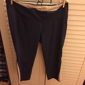 Old navy active capris xl